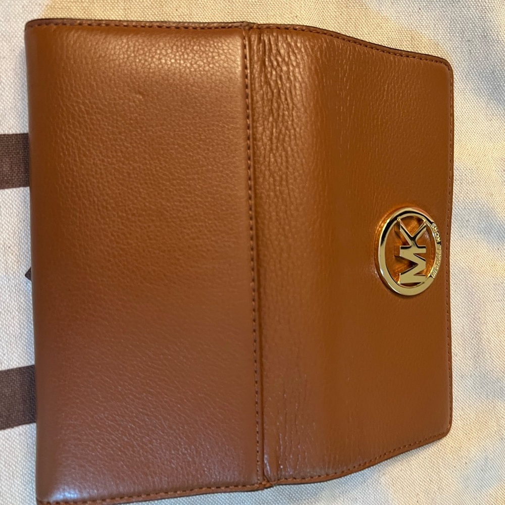 Michael Kors - Soft Leather Wallet - Rich Camel/Acorn (with Gold Hardware) - Picture 2 of 5